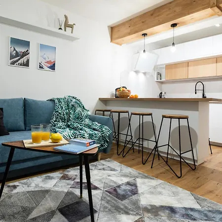 アパート Droga Na Bystre 5b 3 *